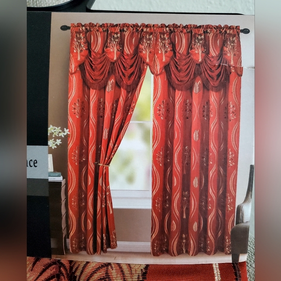 Set of 2 54in×84in Curtains - Picture 1 of 4